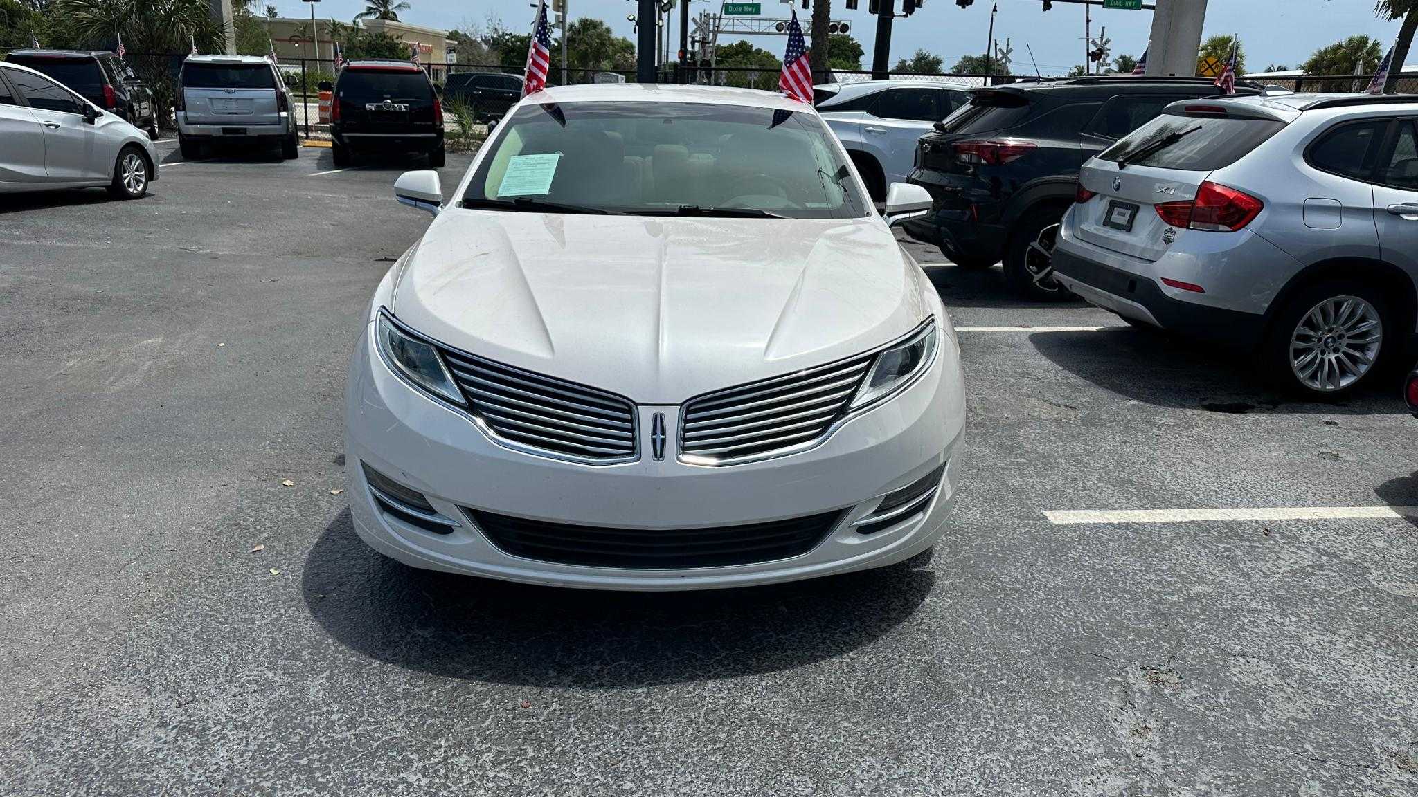 Lincoln MKZ Image 2
