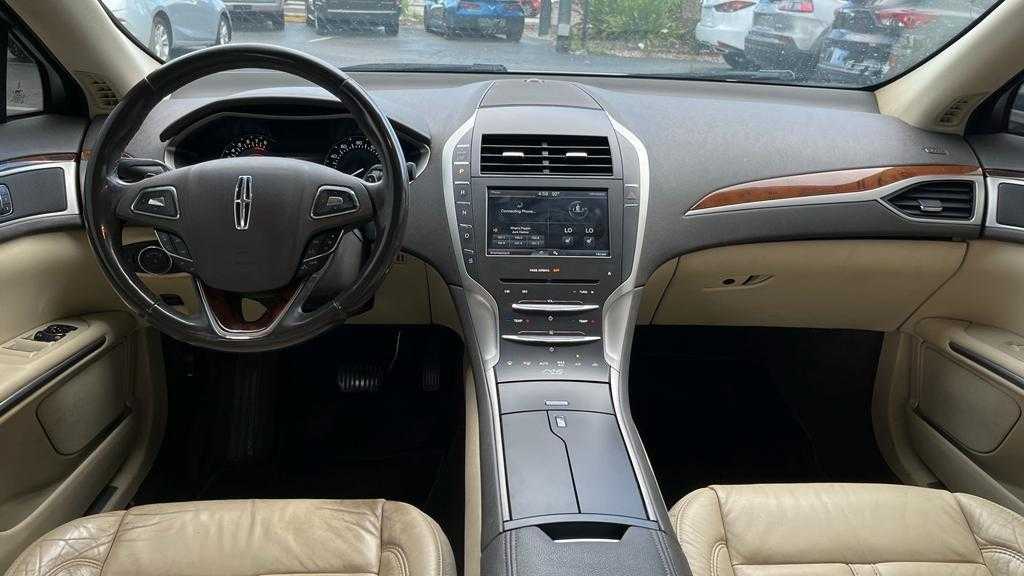 Lincoln MKZ Image 1